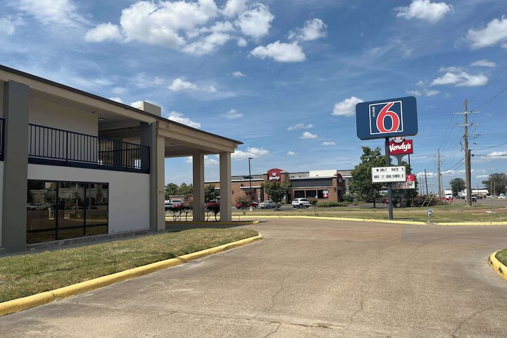 Motel 6 Cleveland MS - Delta State University