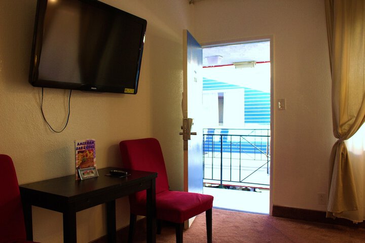 Room 5 of 38