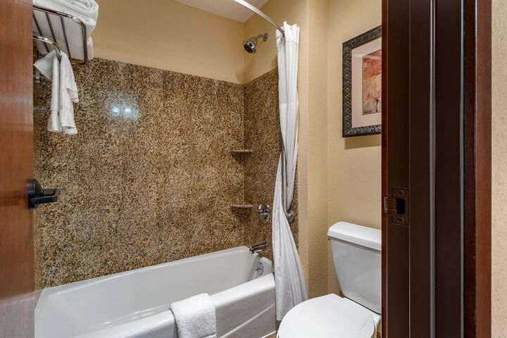 Lloyd Hotel Astoria Bayfront an Ascend Collection Hotel