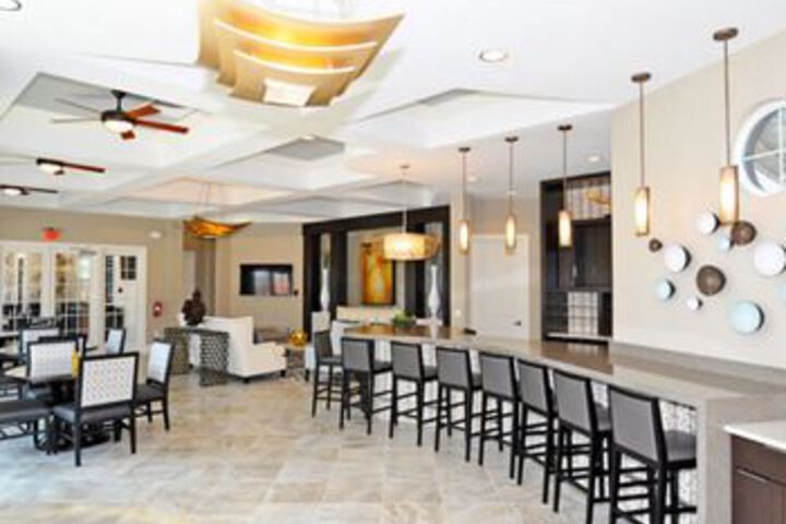 Oakview 4213 6 Br Villa by RedAwning