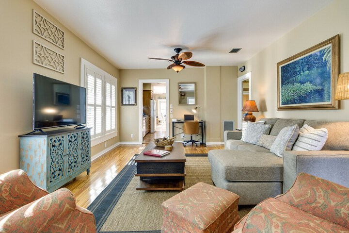 Lakefront Tavares Home w / Deck Patio & Dock!