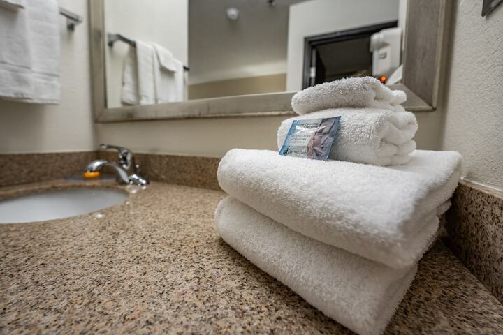 Christopher Inn and Suites