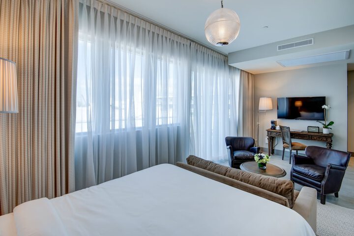 Room 17 of 24
