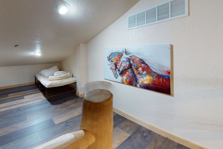 Room 13 of 82