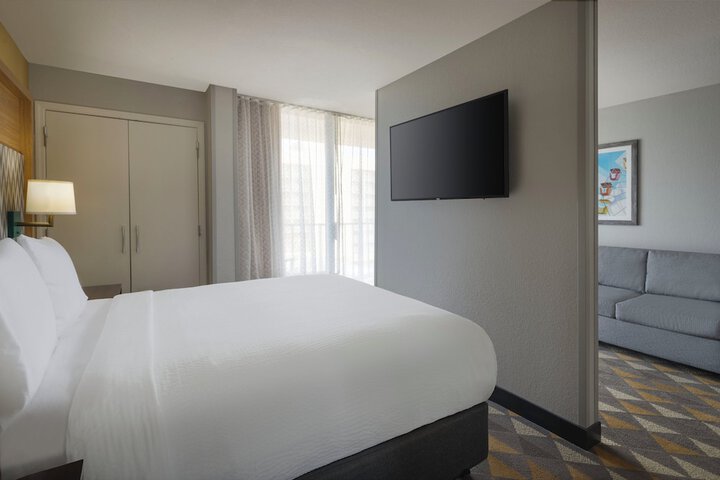 Room 107 of 149