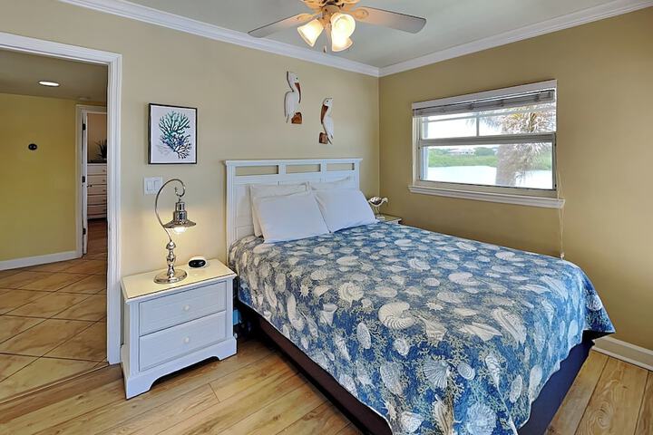 Barefoot Beach Resort B-201 by Distinctive Beach Rentals