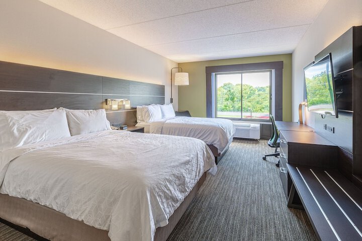 Room 10 of 42