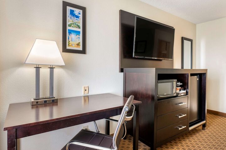 Room 17 of 30