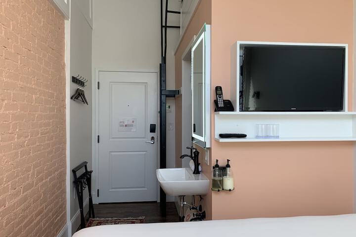 Room 13 of 21