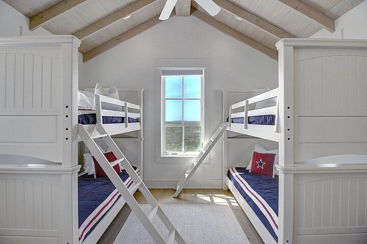 Room 16 of 46