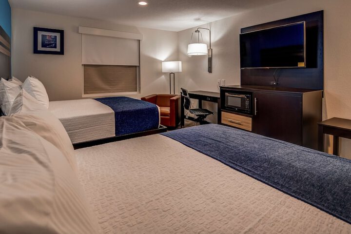 Room 17 of 30