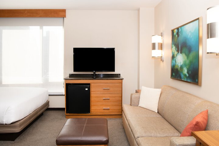 Room 30 of 66