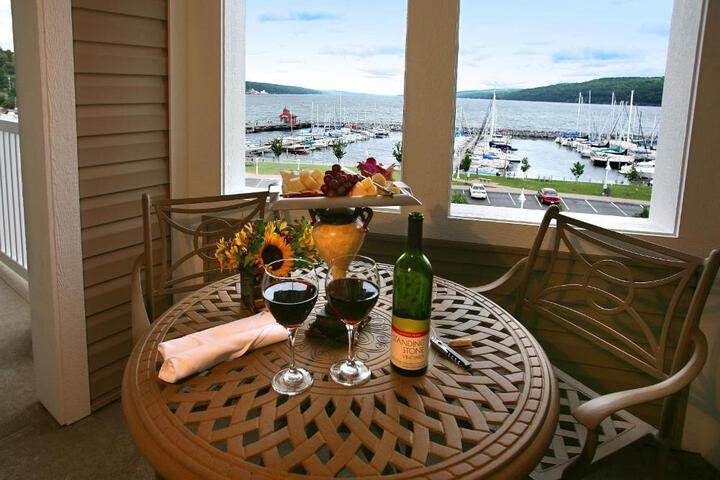 Watkins Glen Harbor Hotel