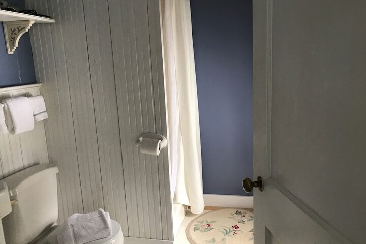 Room 33 of 62