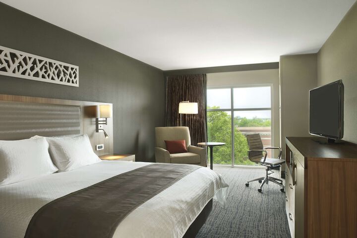 Room 12 of 36