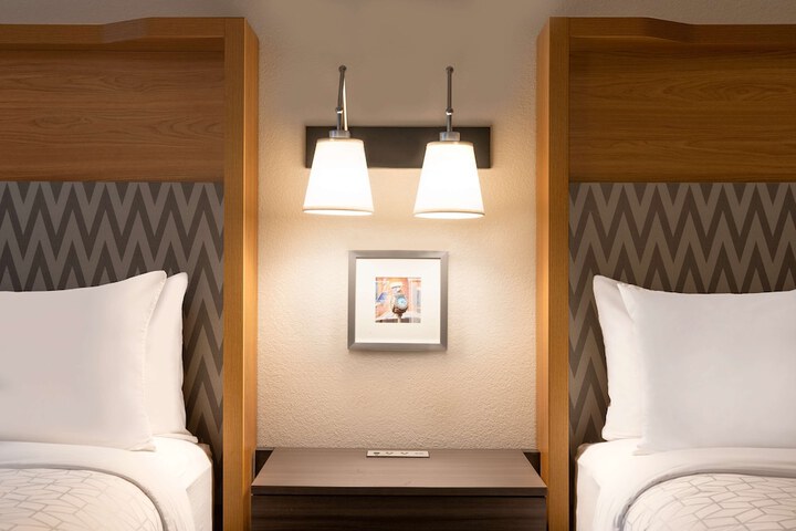 Room 15 of 39