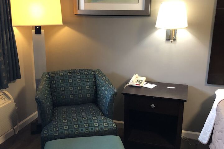 Room 5 of 40