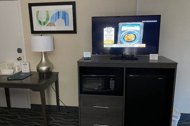 Room 4 of 7