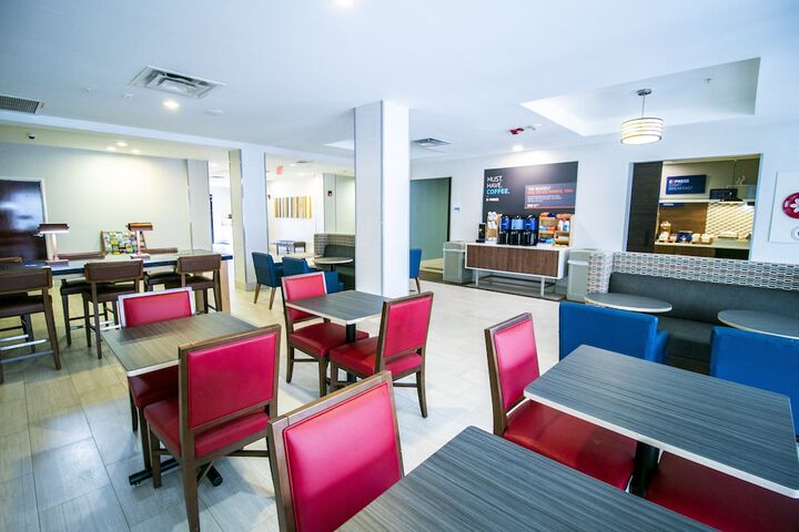 Holiday Inn Express Hotel & Suites a Baton Rouge-Port Allen by IHG