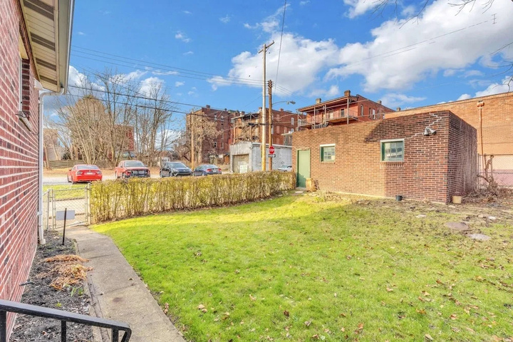 Spacious 3BR Home near Downtown Oakland & East Liberty! Max 15 nights by RedAwning