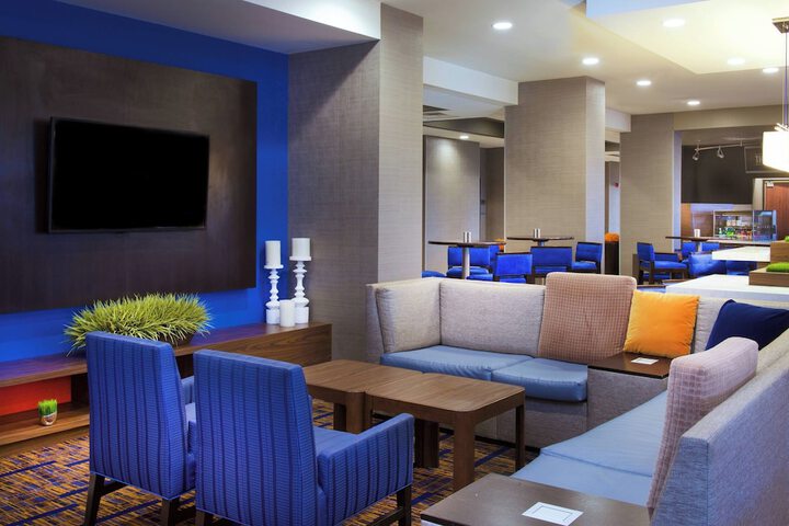 Courtyard by Marriott Bloomington