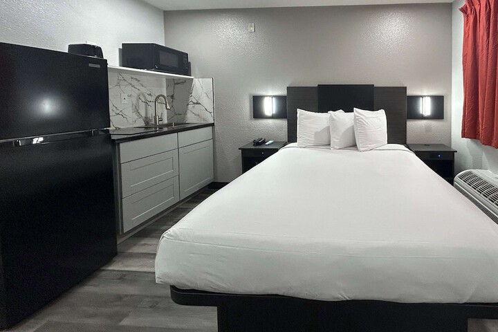 Room 13 of 15