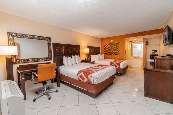 Room 6 of 28
