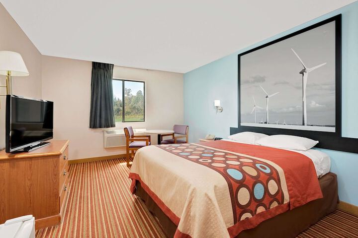 Room 4 of 15