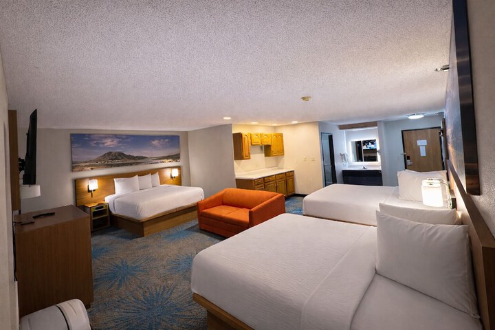 Days Inn by Wyndham Sturgis