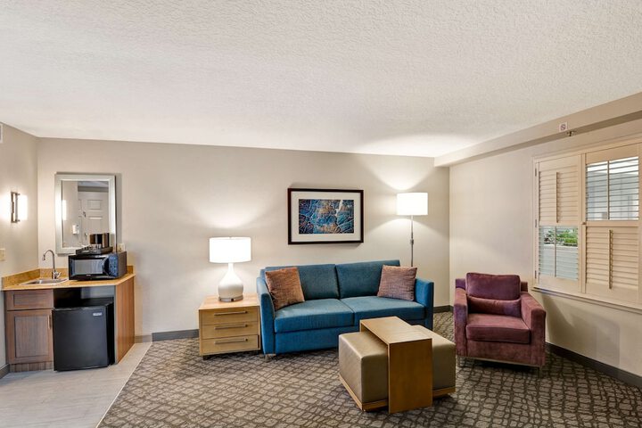 Room 33 of 61