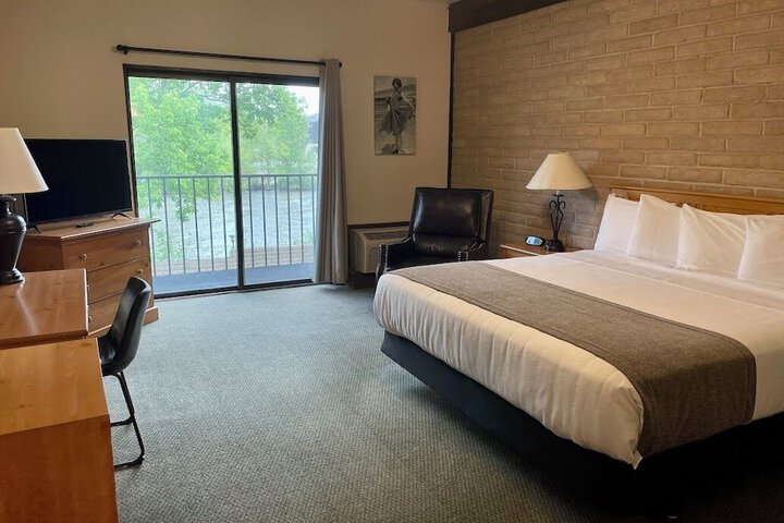 Room 16 of 28