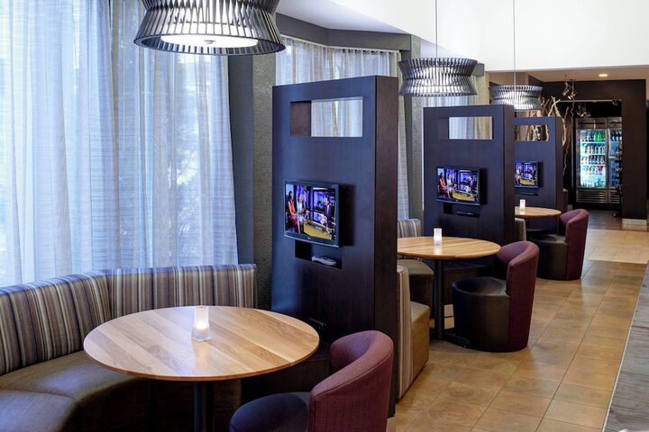 Courtyard by Marriott Detroit Metropolitan Airport Romulus