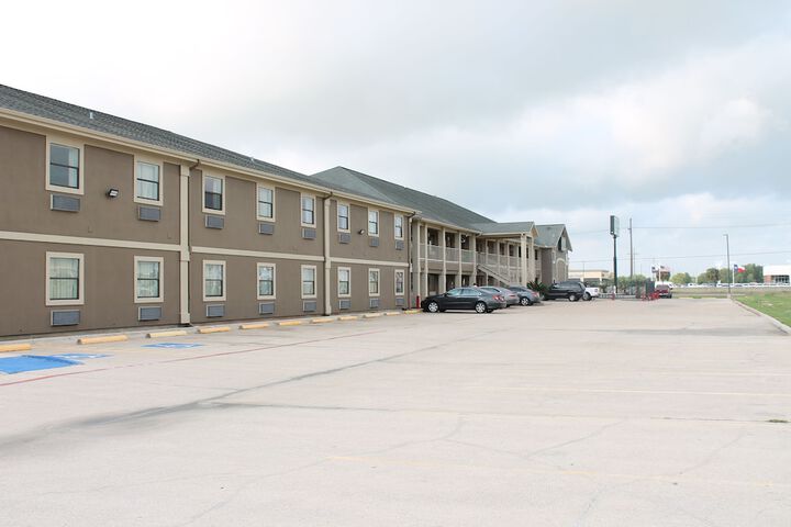 Hotel 11 of 120