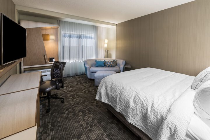 Room 16 of 44
