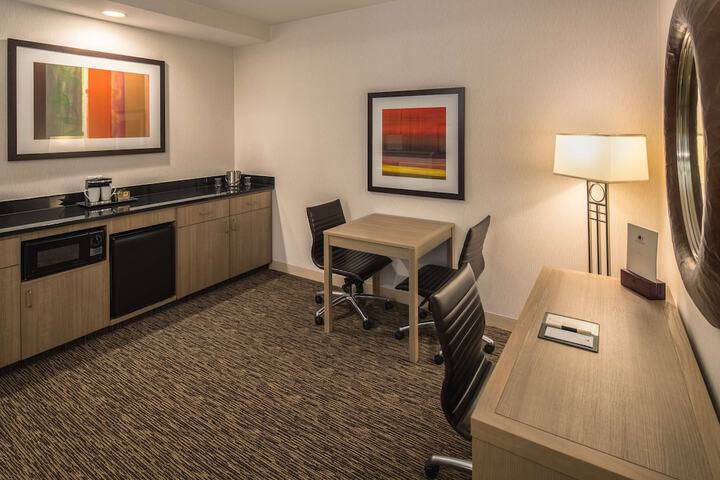 DoubleTree by Hilton Hotel Vancouver