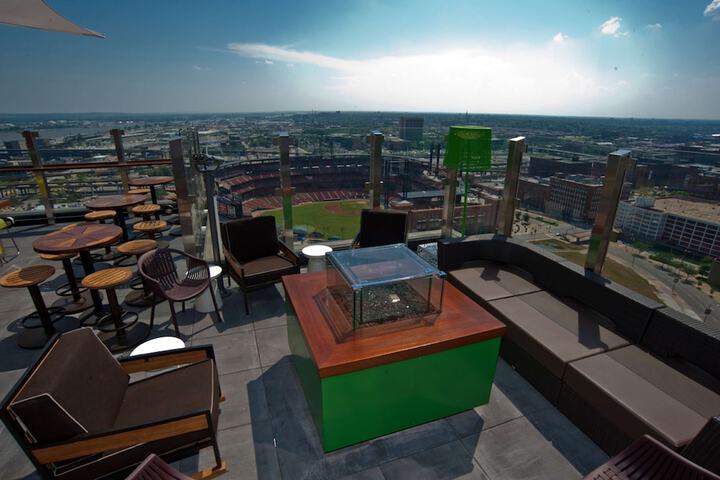 Lounge 90 of 107