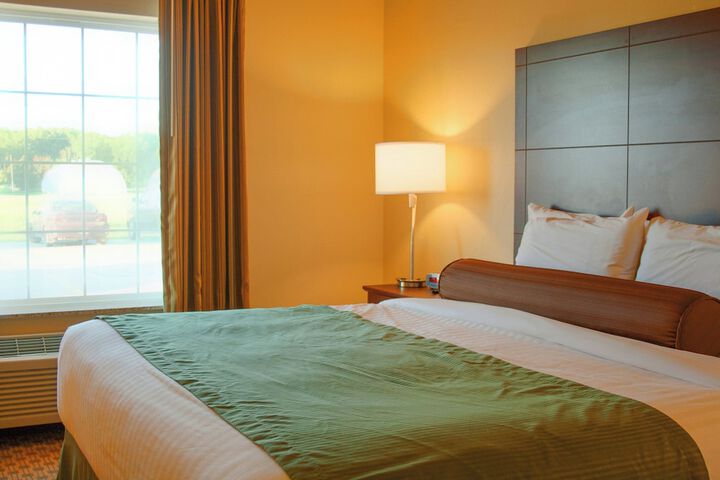 Cobblestone Inn & Suites - Winterset IA