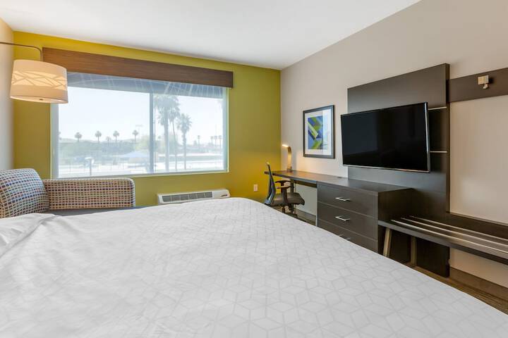 Room 15 of 52