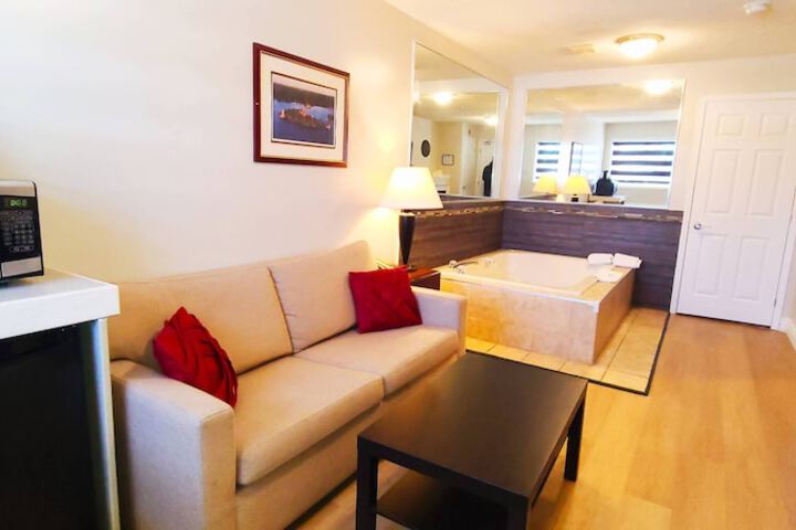 Riviera Inn and Suites 1000 Islands