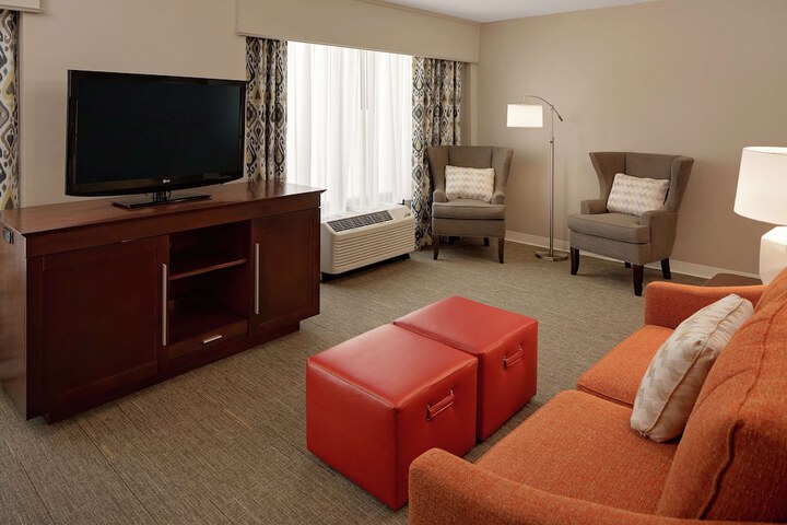 Room 6 of 38