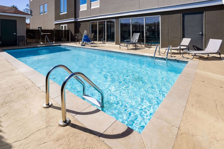 Pool 5 of 37