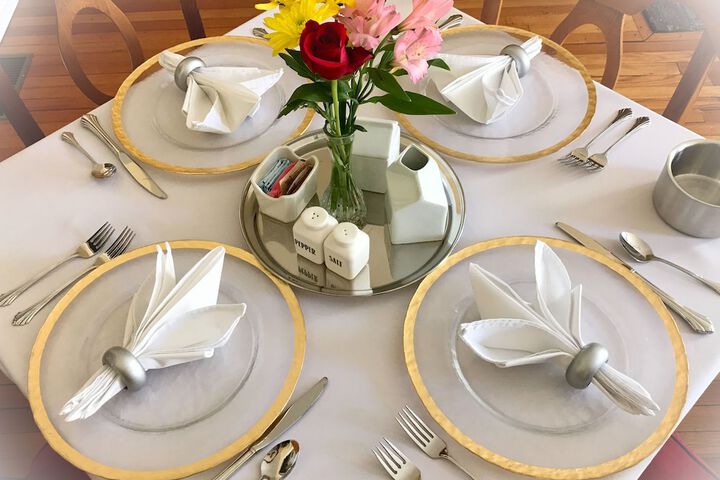 Dining 47 of 60