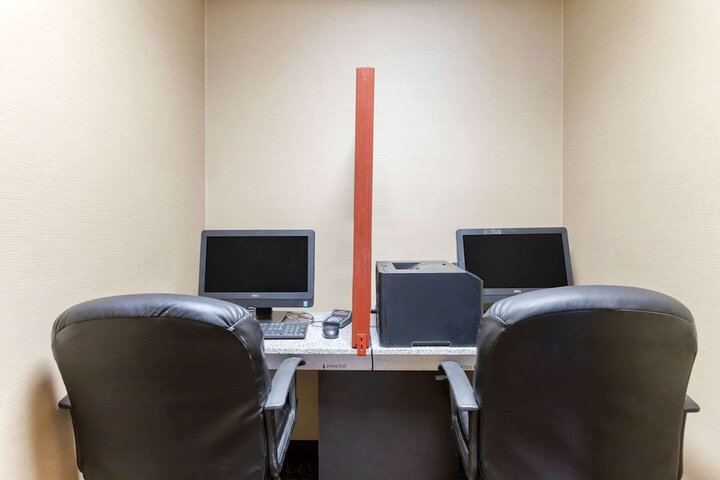 Business Center 31 of 31