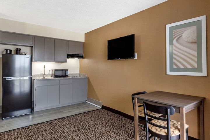Room 20 of 37