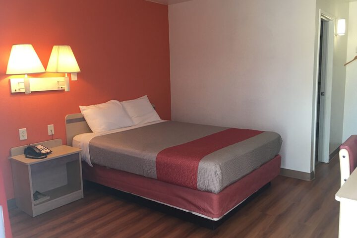 Room 17 of 29