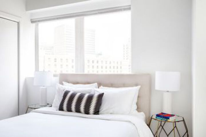 Artsy 2BR in C.B.D. by Sonder