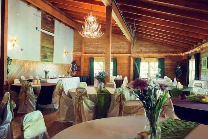 Ballroom/Hall 18 of 31