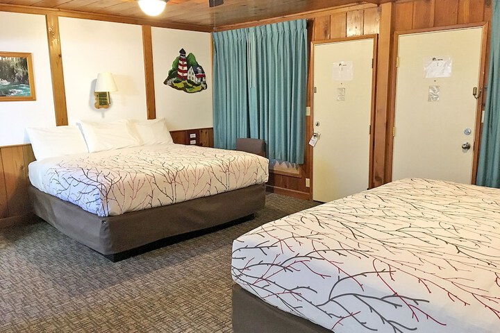 Room 33 of 183