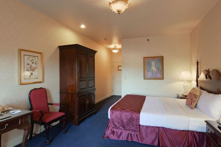 Room 13 of 31