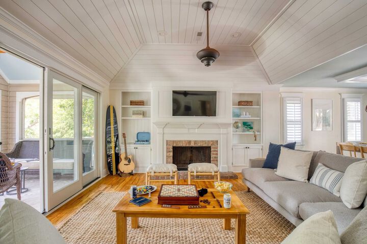 Palmetto by Avantstay Gorgeous Character Home w / Pool Sun Room & Pool Table!